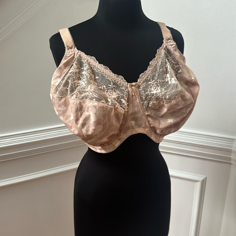 Elomi Bra.